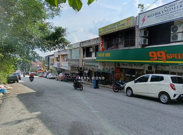 Batu Caves, Selangor 68100