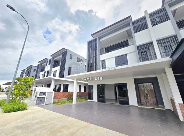 Jalan Bromelia, Puchong, Selangor 47100