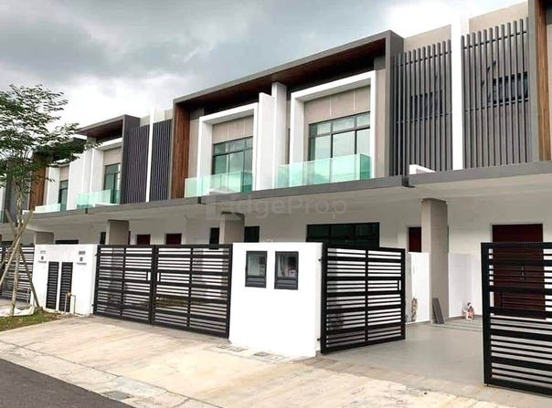 Persiaran Sutera Danga, Johor Bahru, Johor 81200