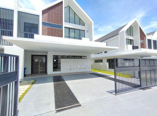 Jalan Casuarina U17/63, Sungai Buloh, Selangor 40170