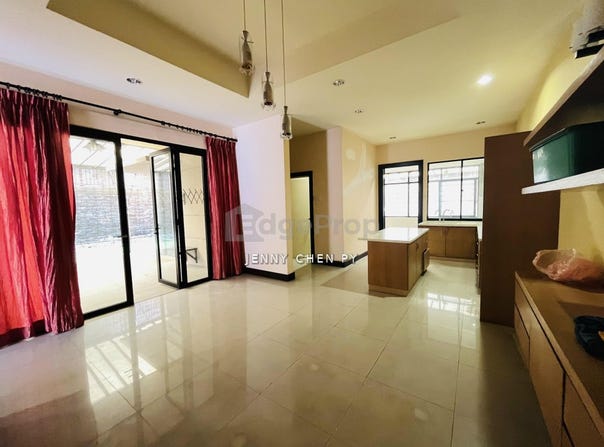 Jalan 18, Off Jalan Puchong, Bandar Kinrara Puchong, Selangor 47100