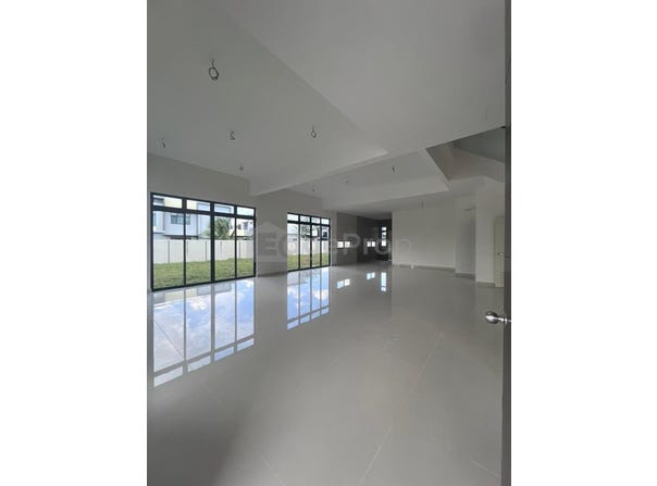 Persiaran Sutera Danga, Johor Bahru, Johor 81200