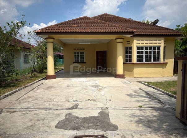 Persiaran Mahkota, Banting, Selangor 42700