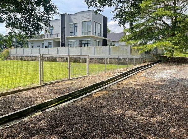 off Persiaran Apec, Dengkil, Selangor 43800