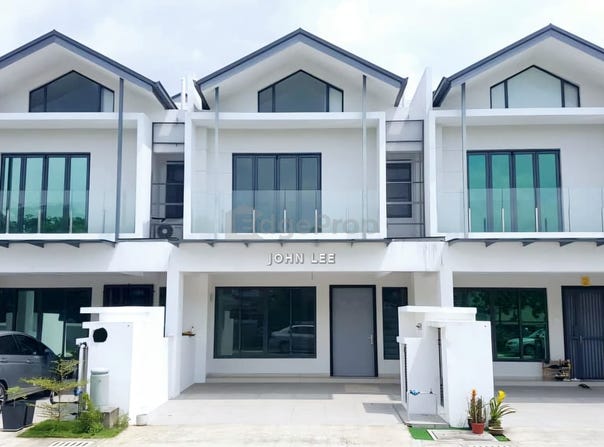 Jalan AP, Puchong, Selangor 47100