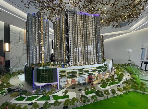 J, Bandar Sri Permaisuri, Kuala Lumpur 56000