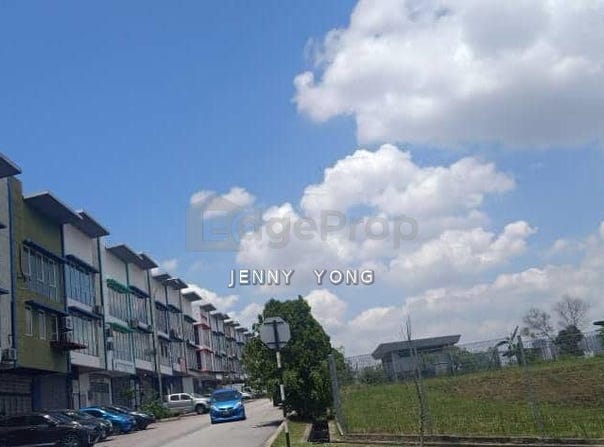 J, Seri Kembangan, Selangor 0