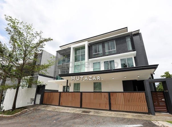 Off Jalan Padang Tembak, Kajang, Selangor 43200