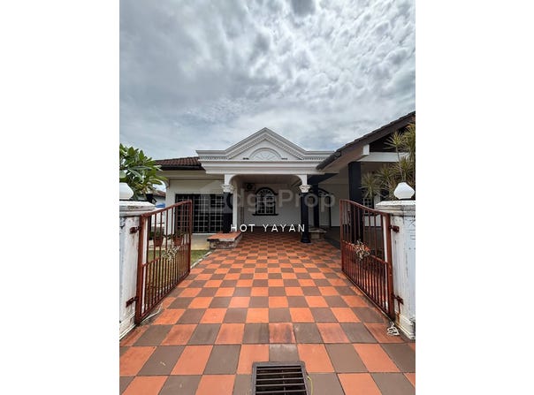 Jalan Merak; Jalan Merpati; jalan Serindit; Jalan Pipit, Dengkil, Selangor 43800