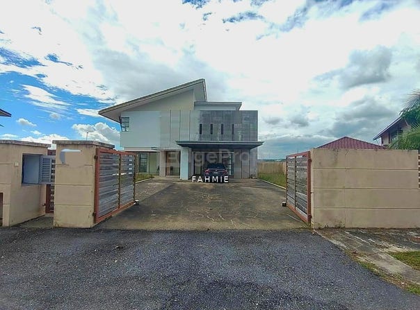 Jalan Mahkota 1, Bandar Bukit Mahkota, Bangi, Selangor 43000