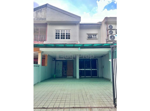 J, Seri Kembangan, Selangor 43300