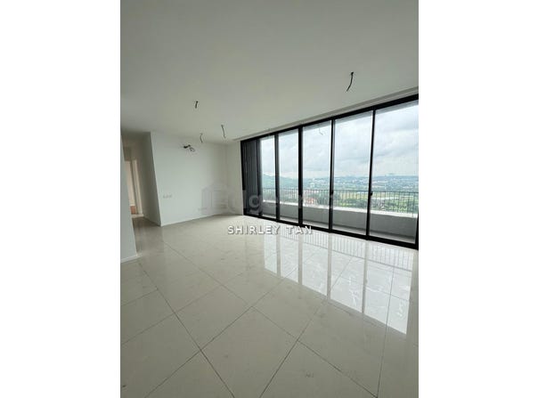 Jalan Anggerik, Bluwater Estate, Seri Kembangan, Selangor 43300