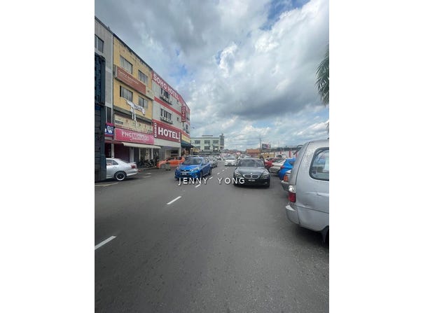 J, Semenyih, Selangor 43500