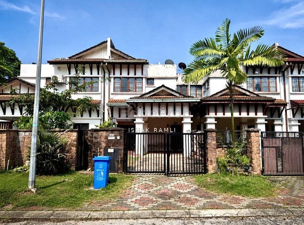 J, Shah Alam, Selangor 40150