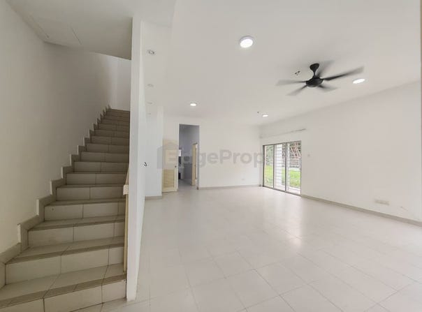 Jalan Equine, Seri Kembangan, Selangor 43300