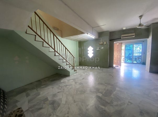Persiaran E1/1, Sungai Buloh, Selangor 47000