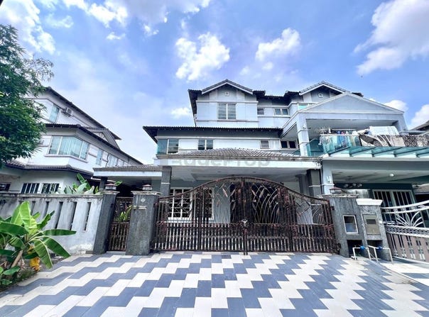 Taman Bunga Negara, Seksyen 27, Shah Alam, Selangor 40400