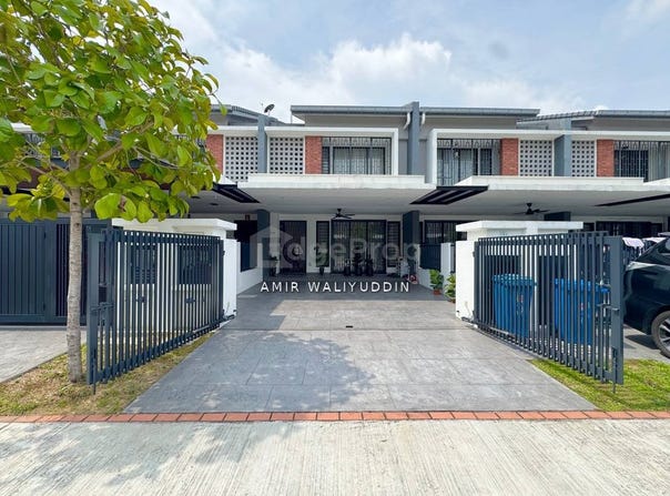 Persiaran Elmina, Sungai Buloh, Selangor 40160
