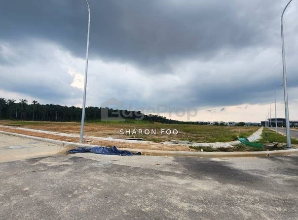 jalan 100, Bandar Puncak Alam, Selangor 42300