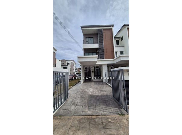 Jalan Elegan, Puchong, Selangor 47130