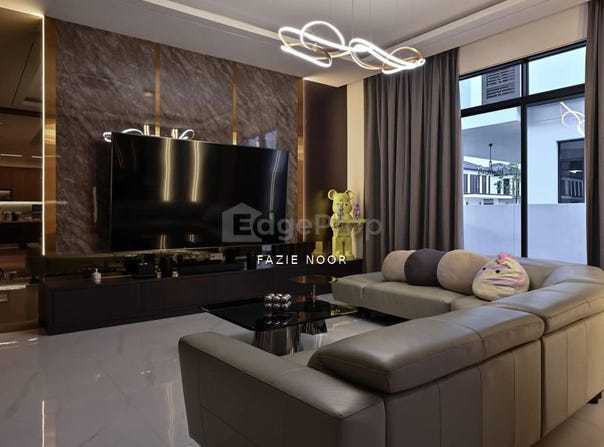Persiaran Mokhtar Dahari, Bandar Puncak Alam, Selangor 47000