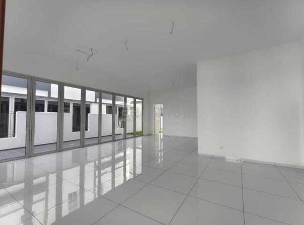 off Jalan Daya, Johor Bahru, Johor 81100