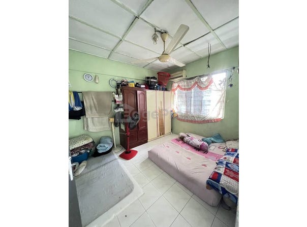 P, Ampang, Selangor 56100
