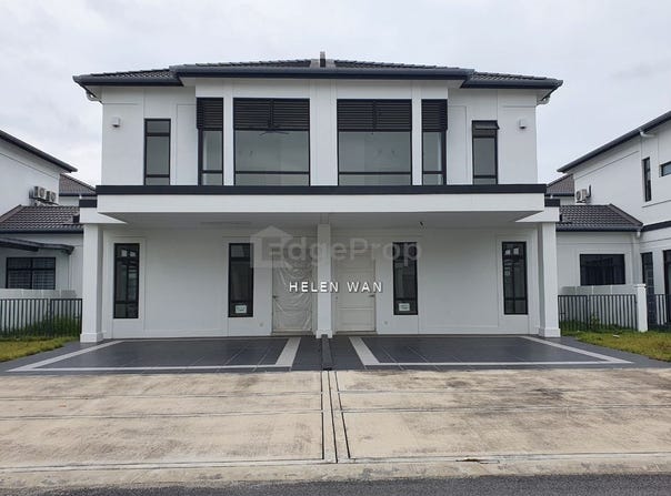 Persiaran Mokhtar Dahari, Bandar Puncak Alam, Selangor 47000