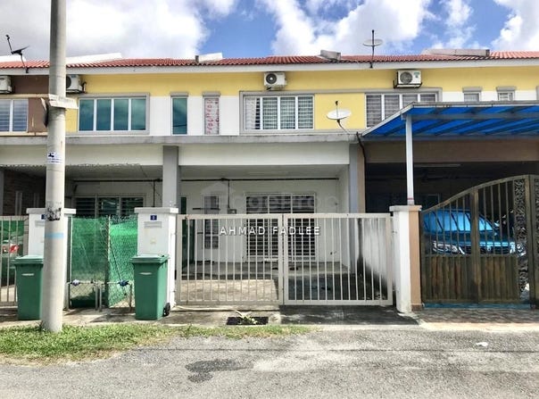 Jalan Parklands, Semenyih, Selangor 43700