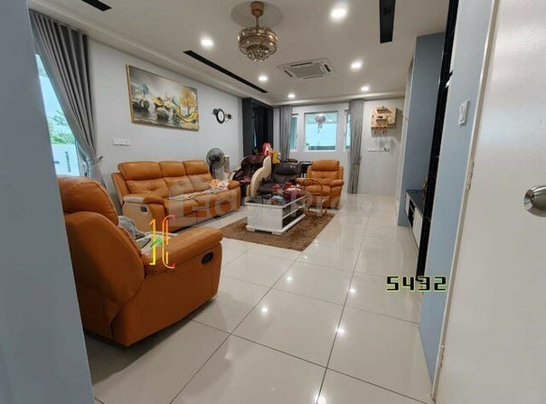 Persiaran Mahkota, Banting, Selangor 42700