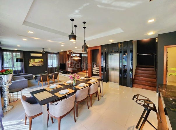Jalan Sungai Penchala 12, Kampung Sungai Penchala, Taman Tun Dr Ismail, Kuala Lumpur 60000