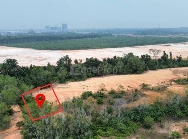 off Persiaran Apec, Dengkil, Selangor 43800