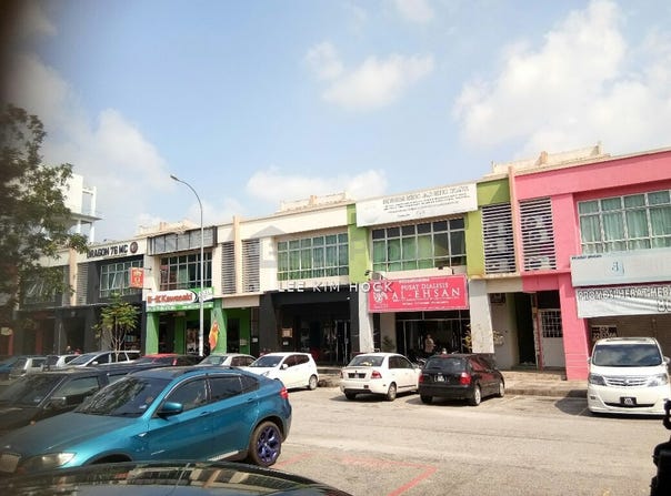 J, Shah Alam, Selangor 40000