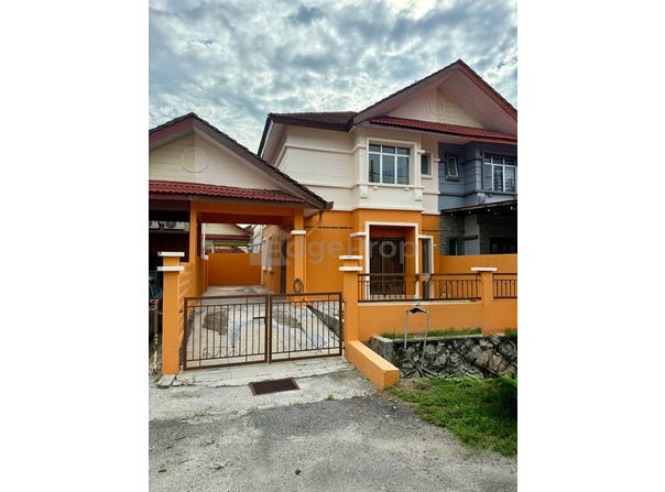 Lorong Az Zaharah, Puncak Alam, Bandar Puncak Alam, Selangor 42300