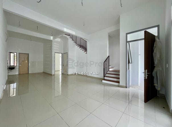 Jalan Kinrara 6b, Linear Park, Puchong, Selangor 47100