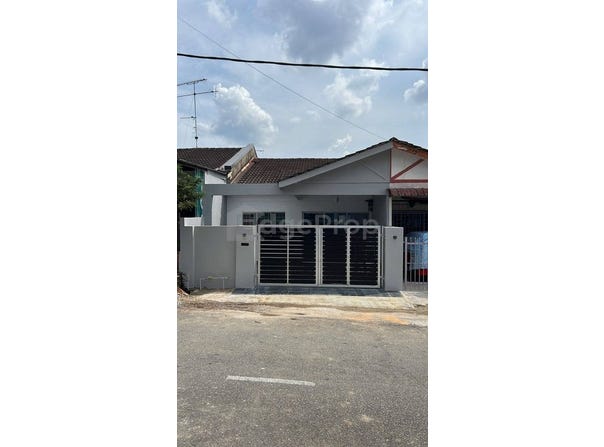 Off Jalan Besar, Kulai, Johor 81100