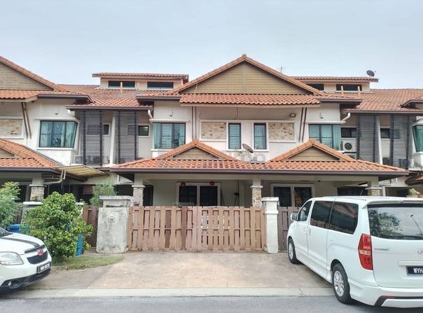 Persiaran Tun Teja, Shah Alam, Selangor 40470