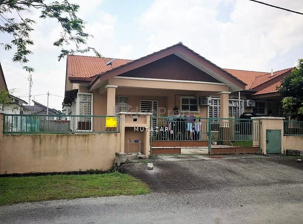 Jalan Intan Baiduri, Sepang, Selangor 43900