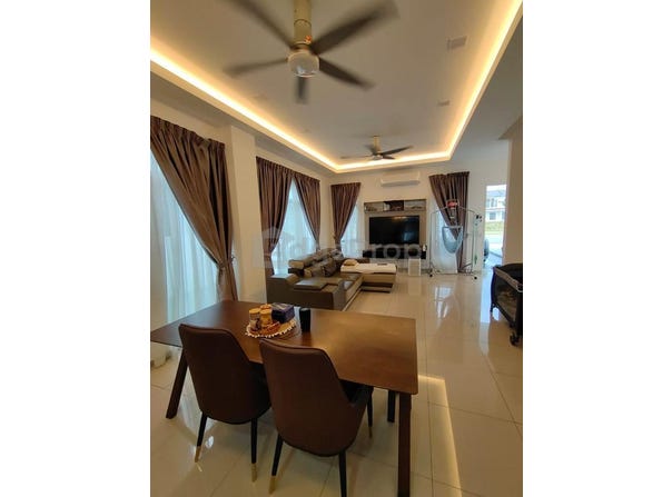 A, Bandar Puncak Alam, Selangor 47000