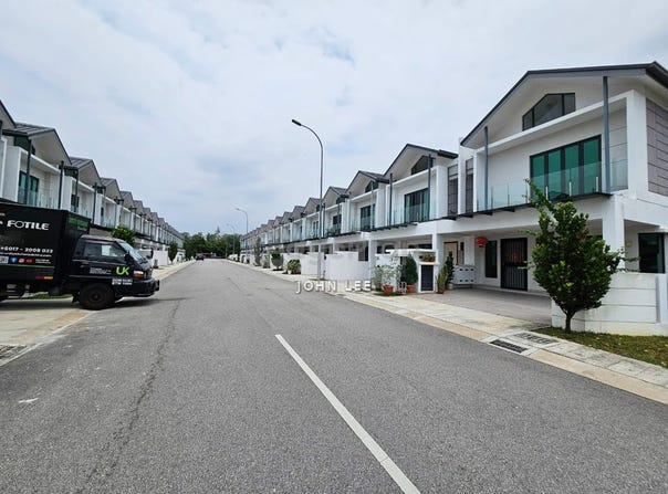 Jalan AP, Puchong, Selangor 47100