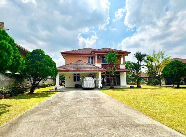 J, Shah Alam, Selangor 40170