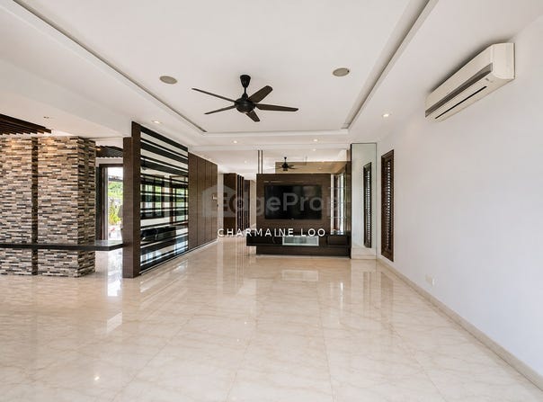 Jalan USJ 1/3, Taman Subang Mewah, USJ, Selangor 47500
