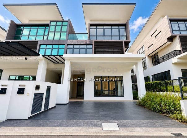 Jalan Kelab Golf, Shah Alam, Selangor 40100
