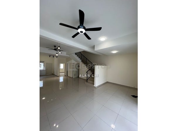 Persiaran Sunsuria, Sunsuria City, Dengkil, Selangor 43900