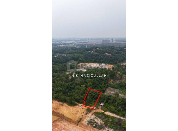 off Persiaran Apec, Dengkil, Selangor 43800