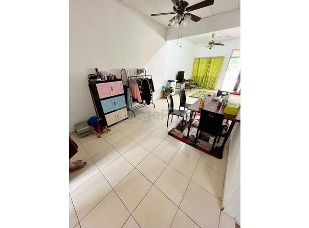Jalan Bunga Raya, Sepang, Selangor 43900