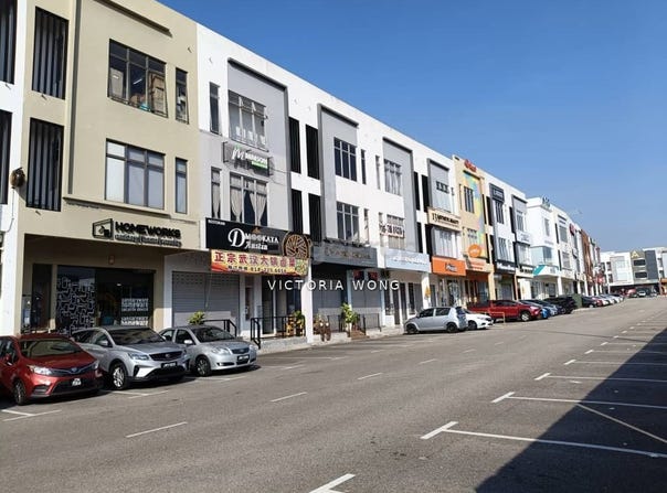 J, Johor Bahru, Johor 81100