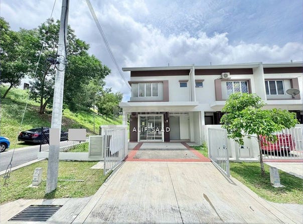 39, Jalan SP 3/3, Dengkil, Selangor 43900