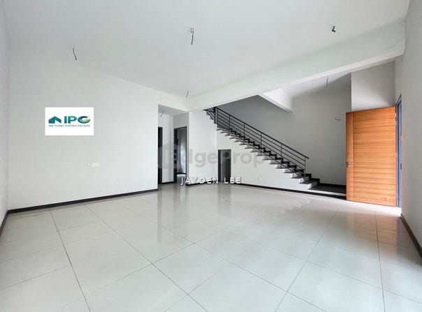 Jalan Saujana Suria, Kajang, Selangor 43000