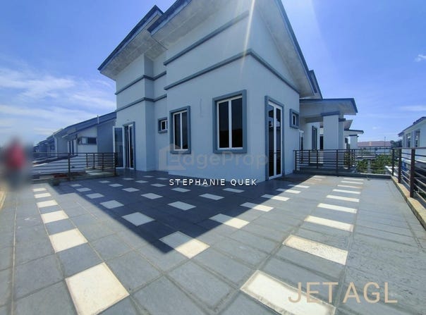 Persiaran Mahkota, Banting, Selangor 42700